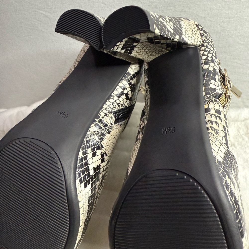 (NEW) GUESS Snake Print Python Ankle Boots - Picture 3 of 10